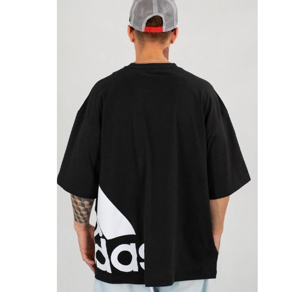 Adidas badge boxy graphic short sleeve tee mens Size Large - Picture 2 of 6